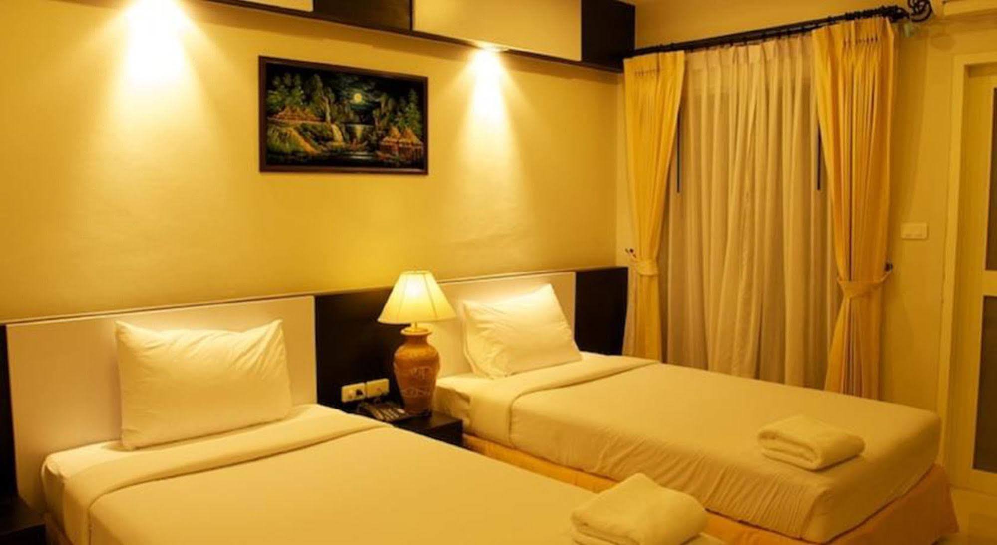 Готель Airport Mansion Phuket Ban Bo Han Екстер'єр фото