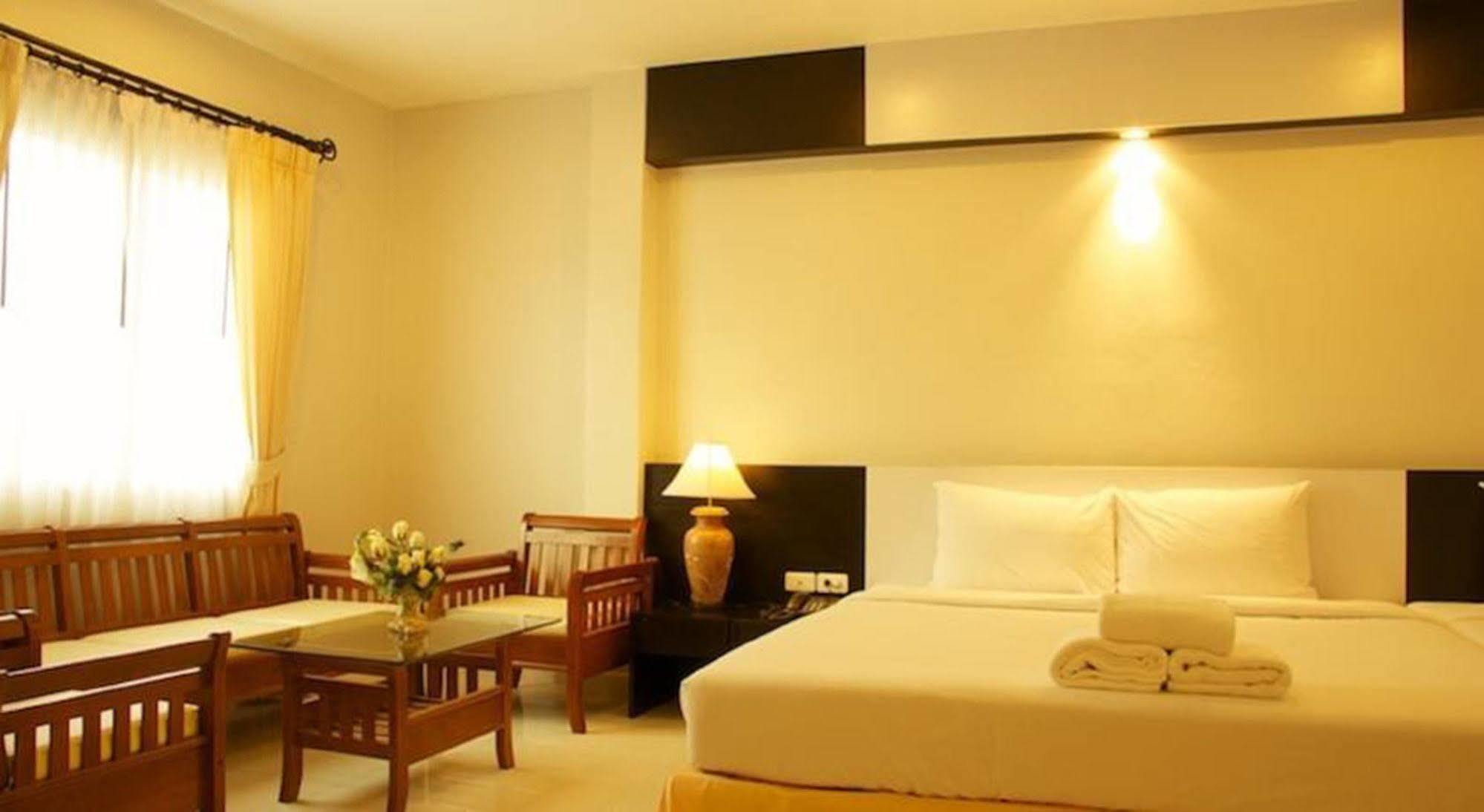 Готель Airport Mansion Phuket Ban Bo Han Екстер'єр фото