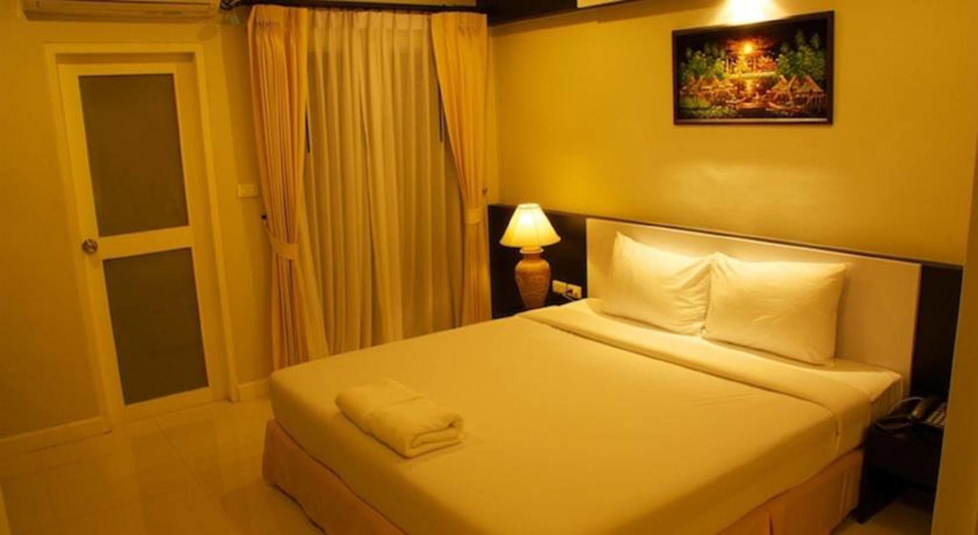 Готель Airport Mansion Phuket Ban Bo Han Екстер'єр фото