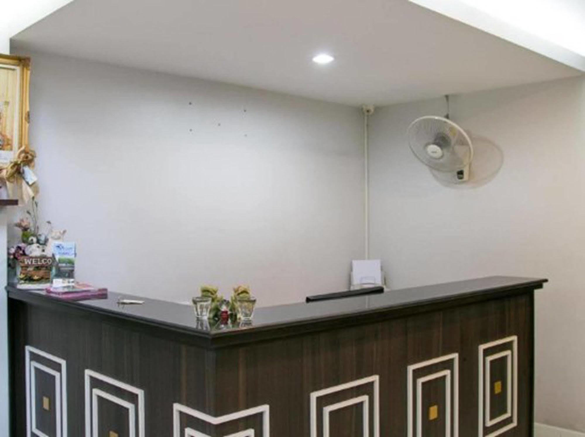 Готель Airport Mansion Phuket Ban Bo Han Екстер'єр фото